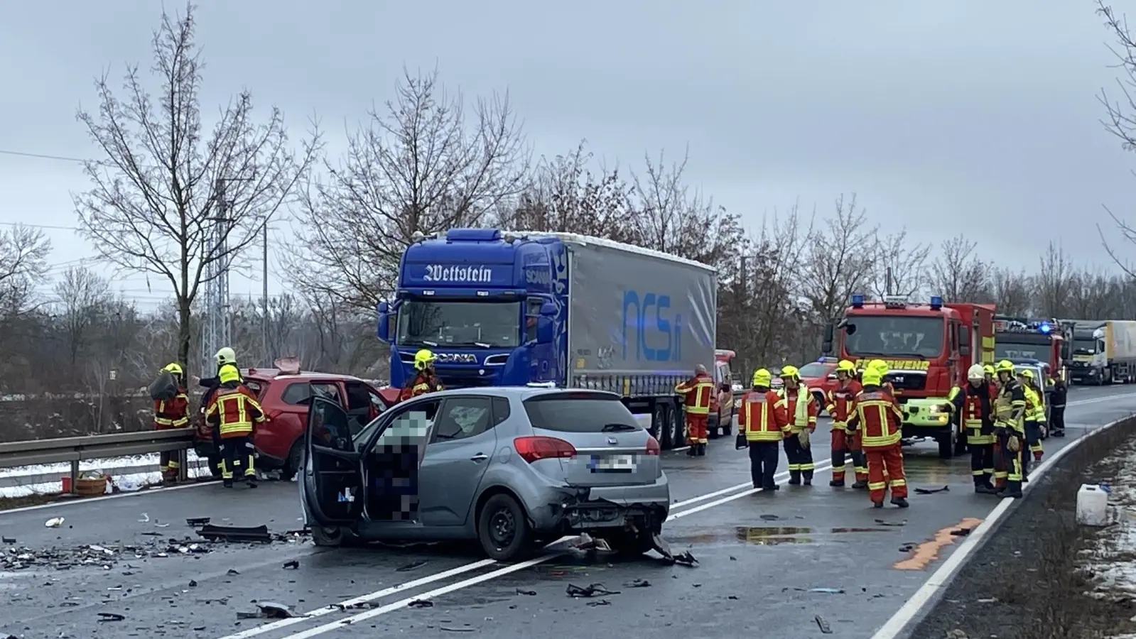 Schwerer Verkehrsunfall auf der B87 mit mehreren Toten und Verletzten (Foto: nordsachsen24.de)