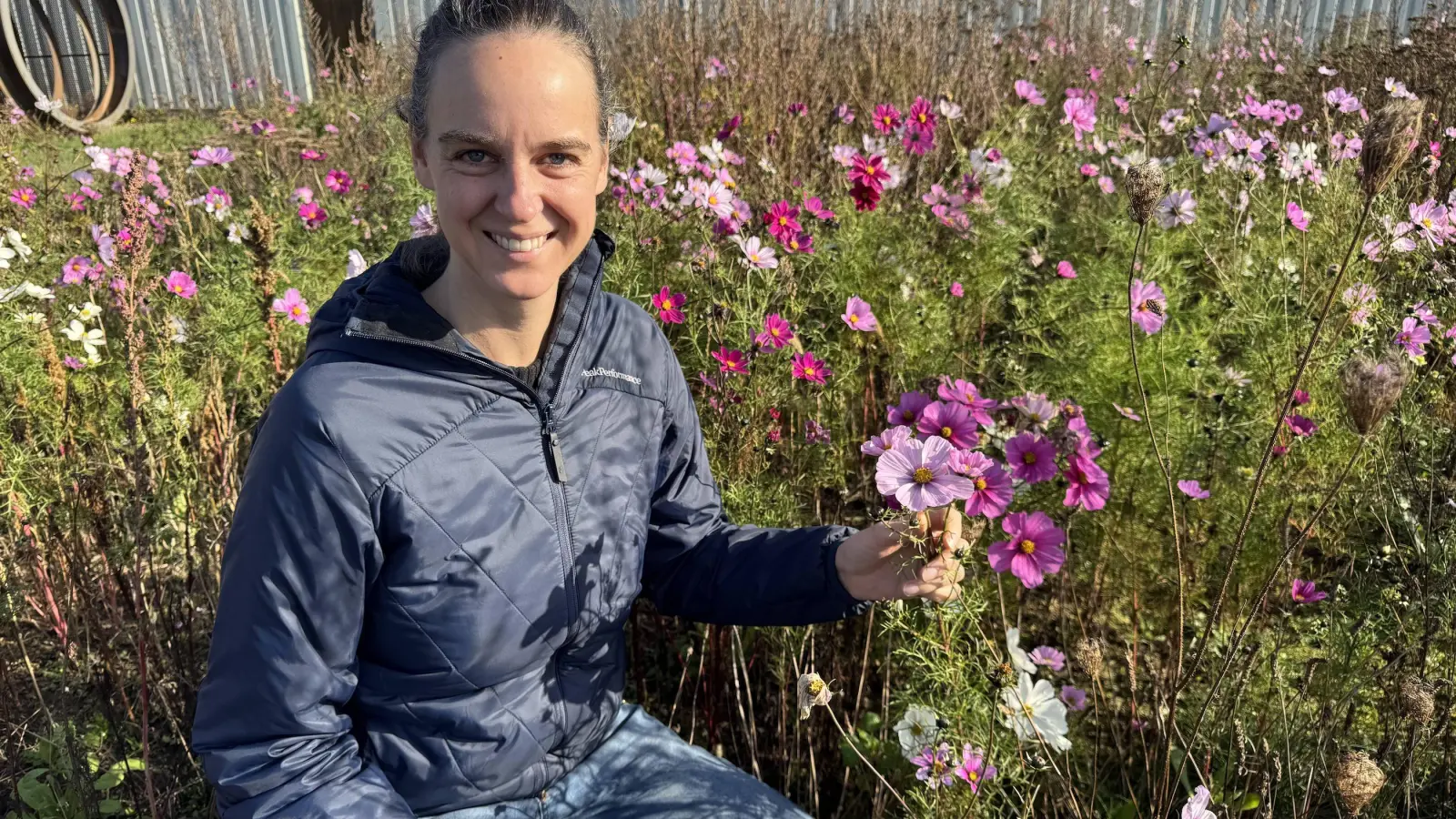 Mit Eva Sonnleitner leistet sich die Firma Roesl eine eigene Biologin, um den Naturschutz im Unternehmen nachhaltig zu verankern. (Foto: Unternehmensgruppe Roesl)