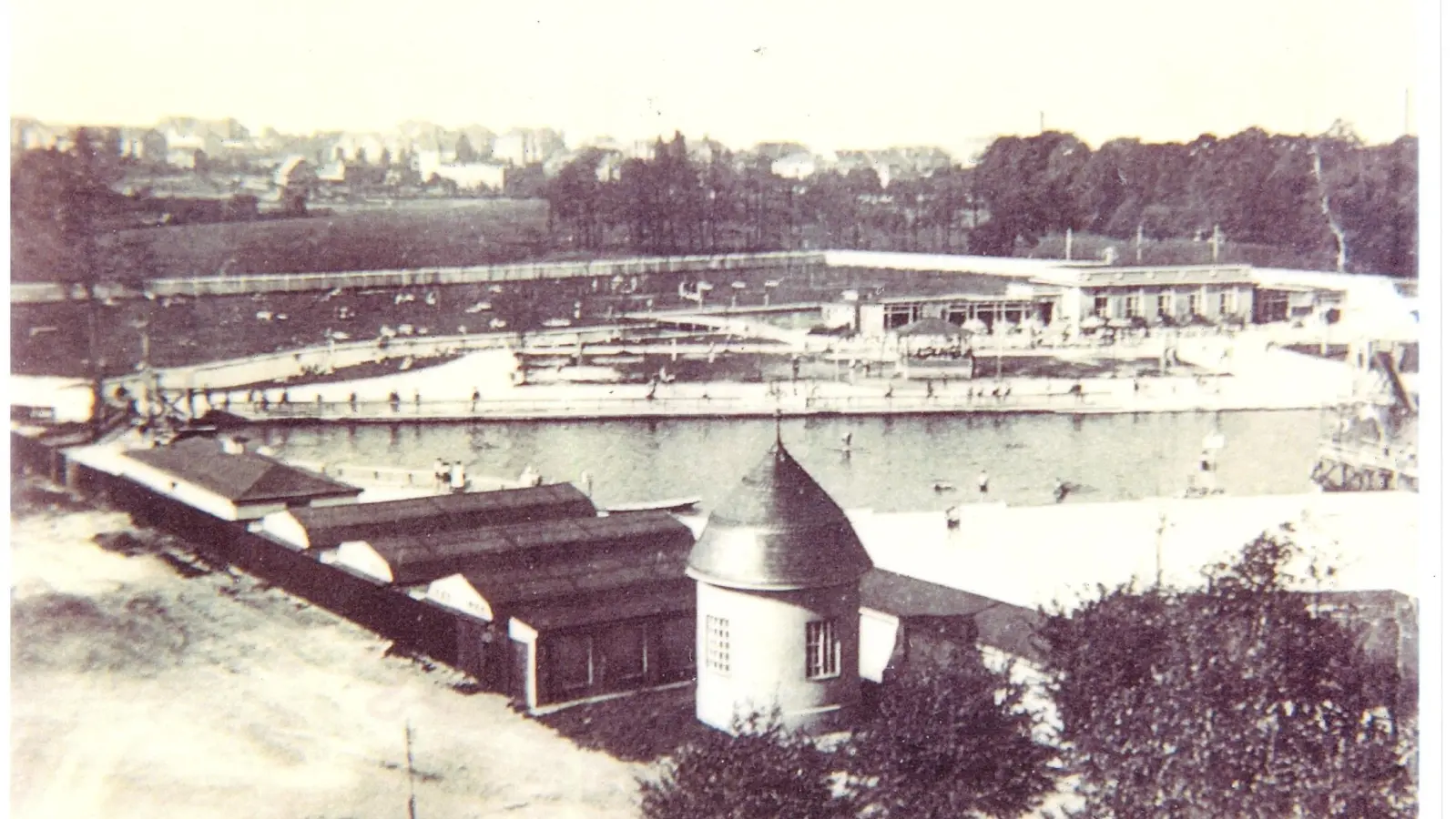 Das Bad mit altem Wasserturm um das Jahr 1930. (Foto: Daniel Große)