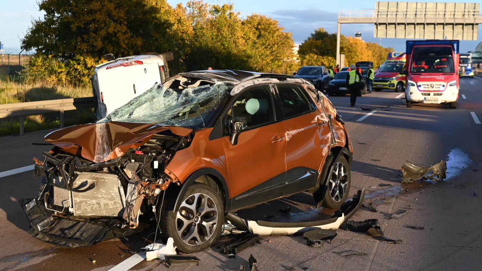 Vier PKW kollidierten am Dienstagnachmittag auf der A14. (Foto: EHL Media/Erik-Holm Langhof)