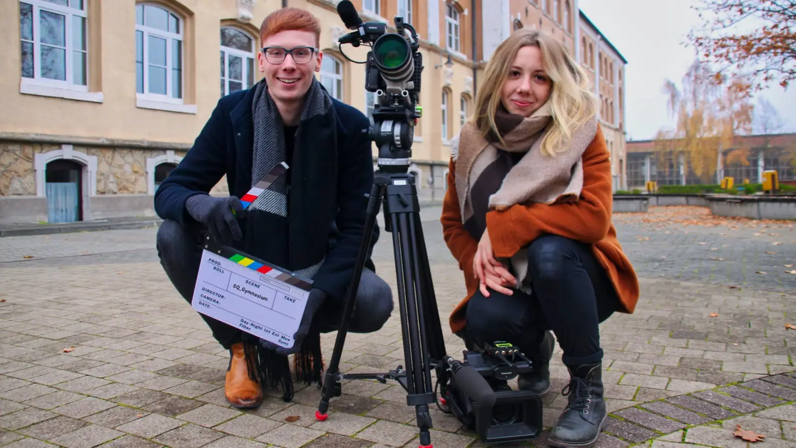 Die Klappe ist nur symbolisch, denn bei Dokumentarfilmen gibt es keine Klappe, sagt Jonas. (Foto: taucha-kompakt.de)