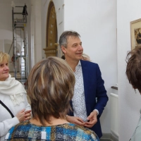 Landrat Kai Emanuel mit Gästen bei der Ausstellungseröffnung  (Foto: LRA/Stöber )