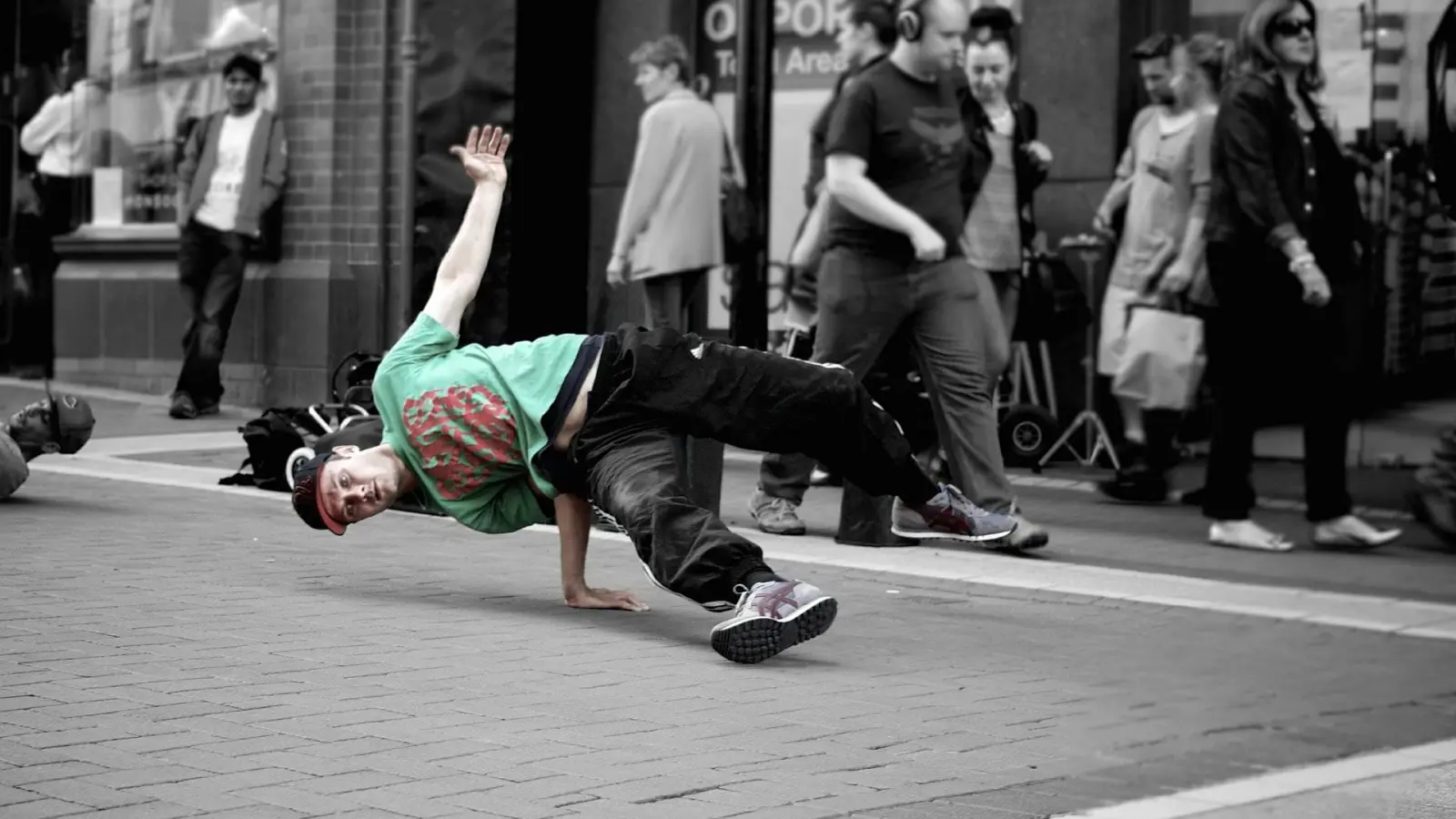 Pixabay.com <a href="https://pixabay.com/de/photos/b-boying-brechen-breakdance-tanzen-413726/"> ©Picography</a> CC0 Public Domain   Von der Straße zu den Olympischen Spielen – Breaking ist 2024 erstmalig bei der Olympiade dabei. (Foto: taucha-kompakt.de)