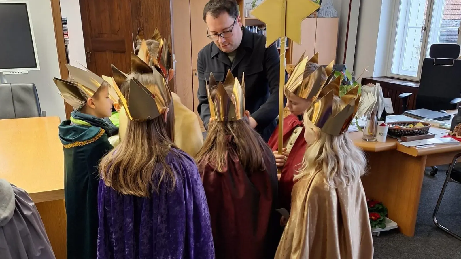 Die Sternsinger im Rathaus (Foto: Stadtverwaltung Taucha)