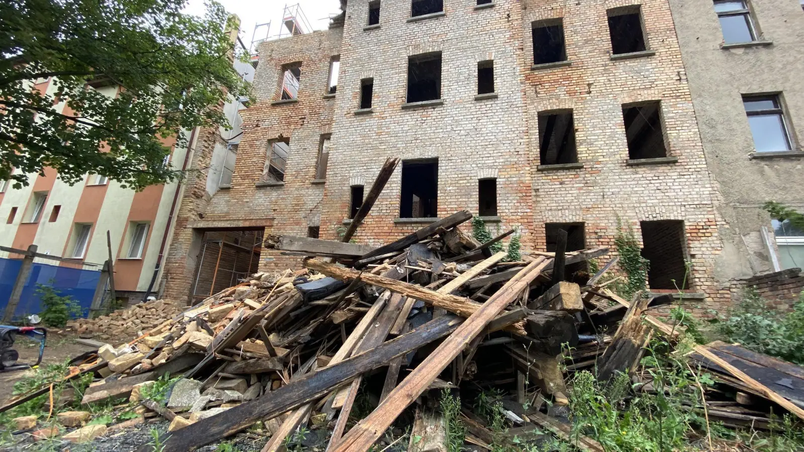 Leipziger Straße 62: Abriss des Hauses läuft (Foto: taucha-kompakt.de)