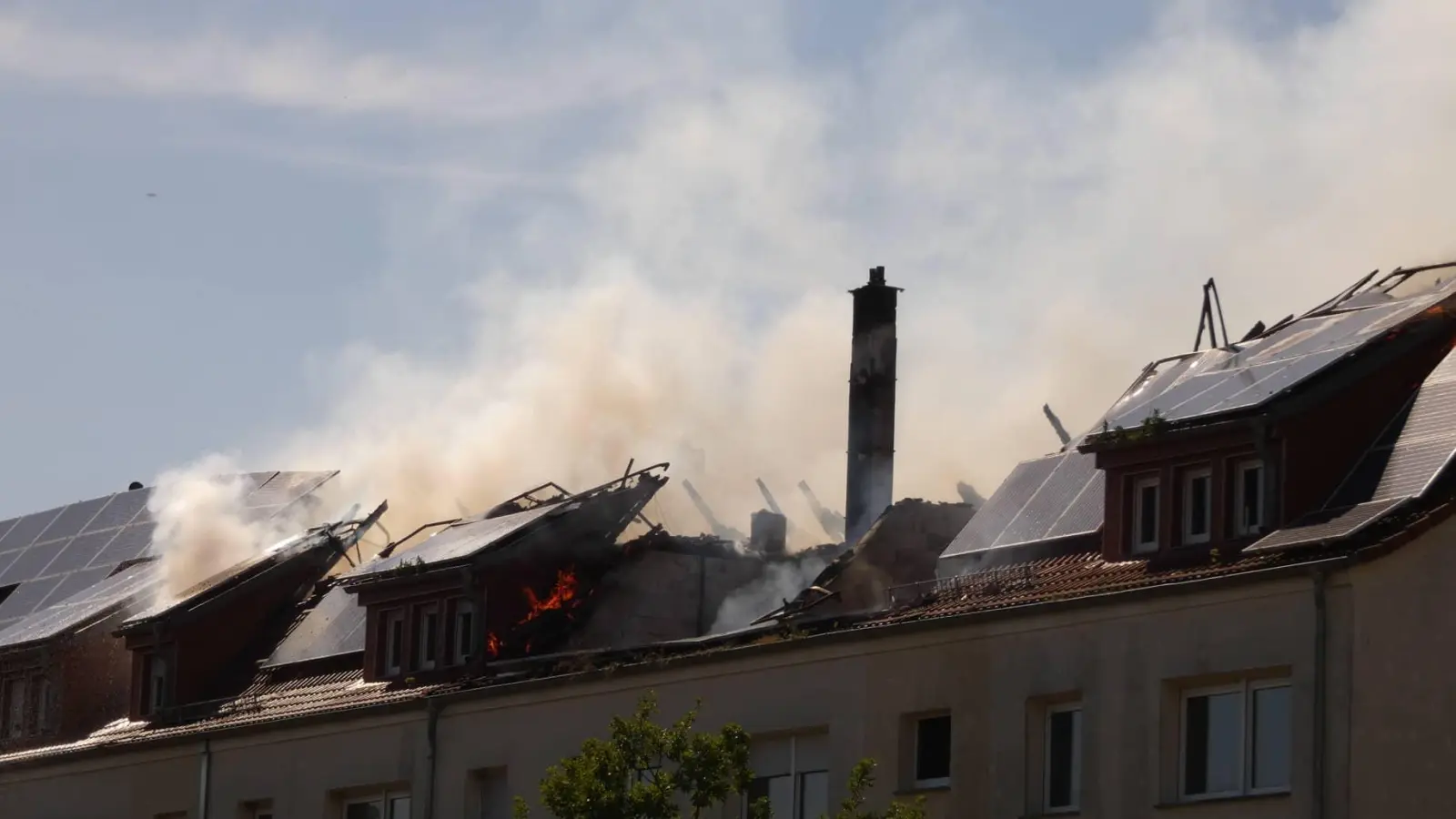 Großbrand: Dachstuhl in Laußig in Flammen (Foto: nordsachsen24.de)