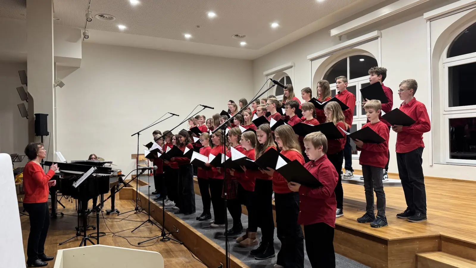 Der Chor der Klassen 5 bis 7 unter Leitung von Anke Haugk. (Foto: Daniel Große)