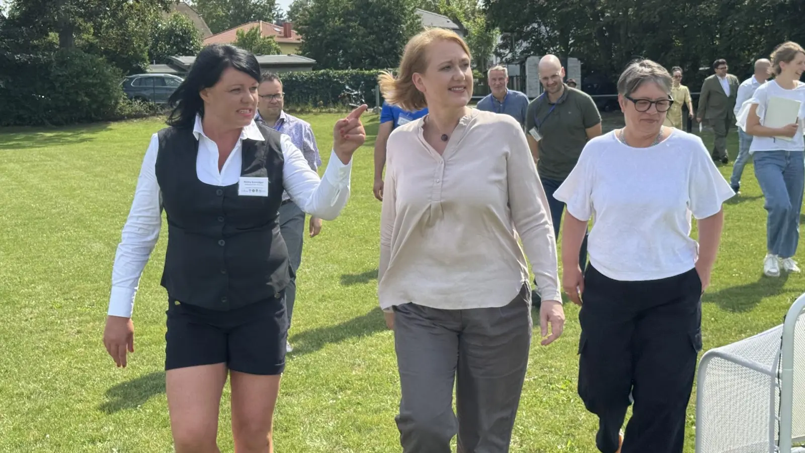 Rundgang über den Sportplatz des AC Taucha an der Graßdorfer Straße. (Foto: Daniel Große)