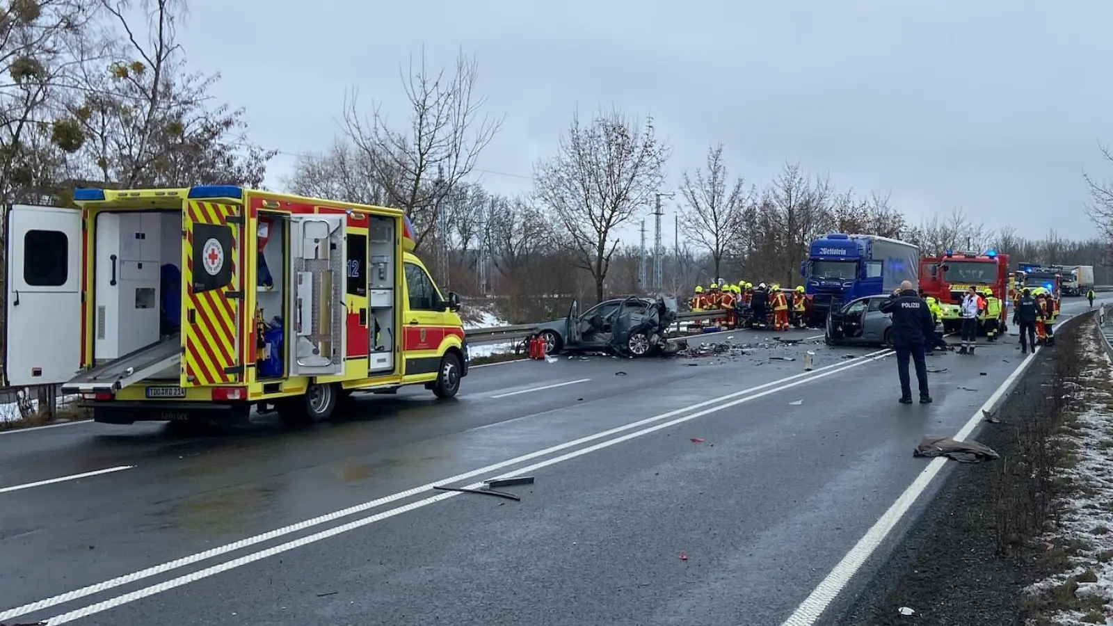 Schwerer Verkehrsunfall auf der B87 mit mehreren Toten und Verletzten (Foto: nordsachsen24.de)
