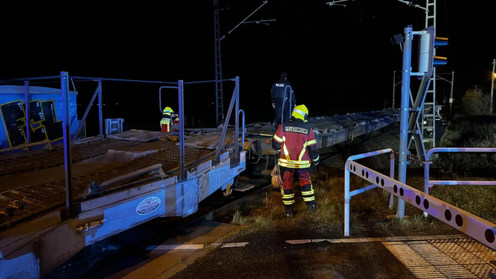 Rettungseinsatz an der Bahnstrecke in Pönitz. (Foto: Daniel Große)