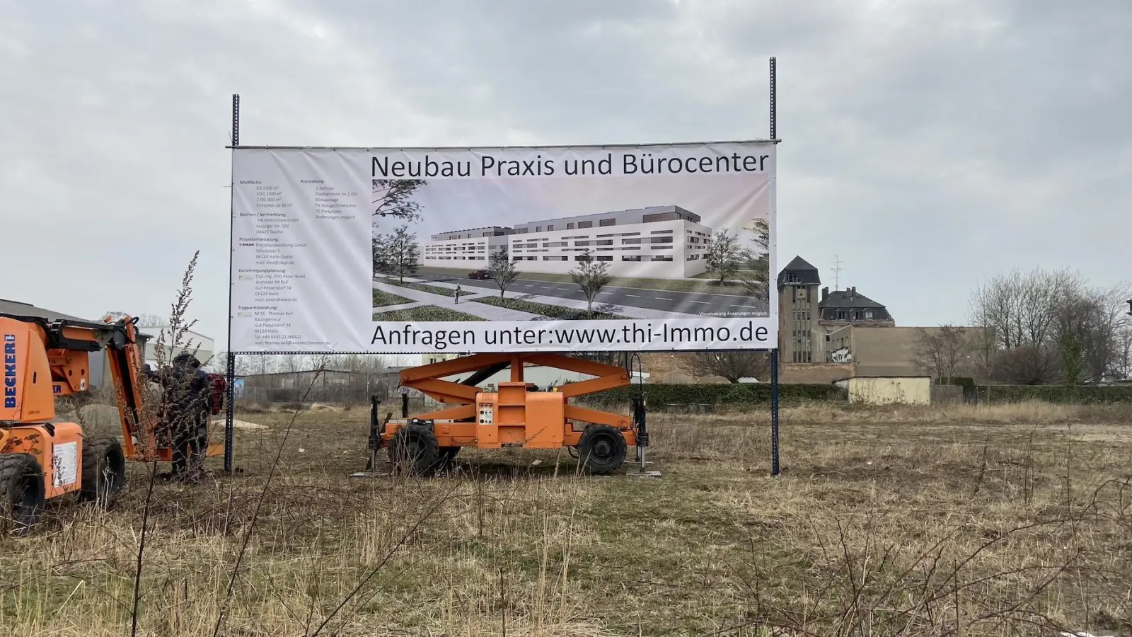 Ecke Freiligrathstraße: Neues Büro- und Praxisgebäude entsteht an der B87 (Foto: taucha-kompakt.de)