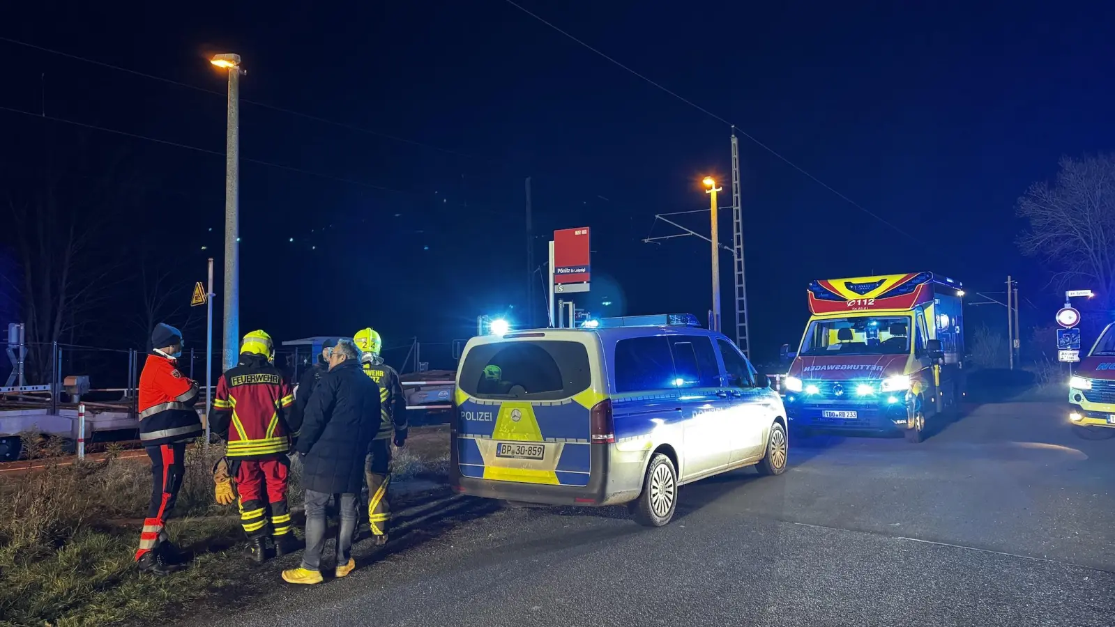 Rettungseinsatz an der Bahnstrecke in Pönitz. (Foto: Daniel Große)