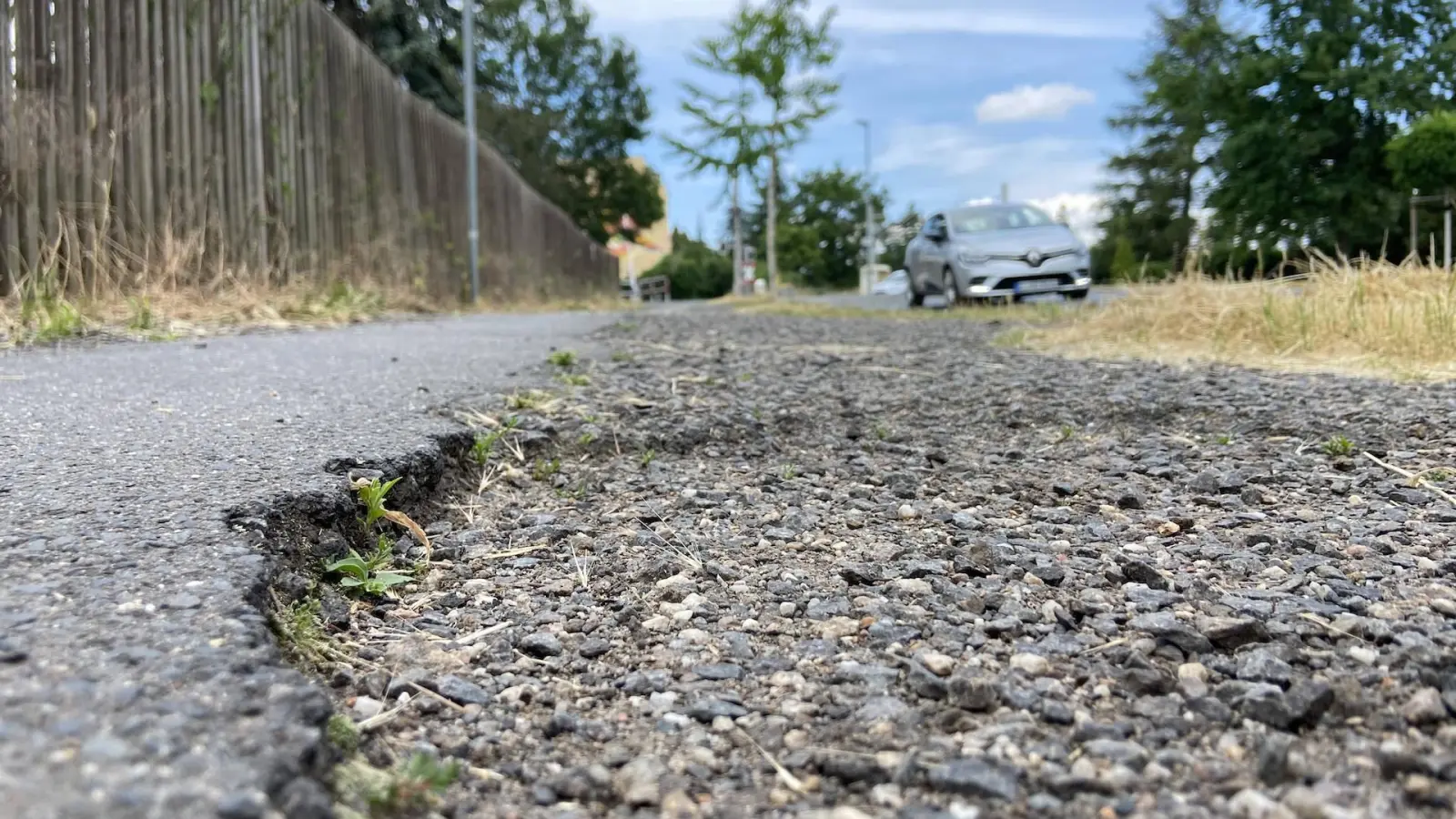 Straßenschäden rangieren auf Platz 1 der gemeldeten Mängel. (Symbolfoto) (Foto: taucha-kompakt.de)