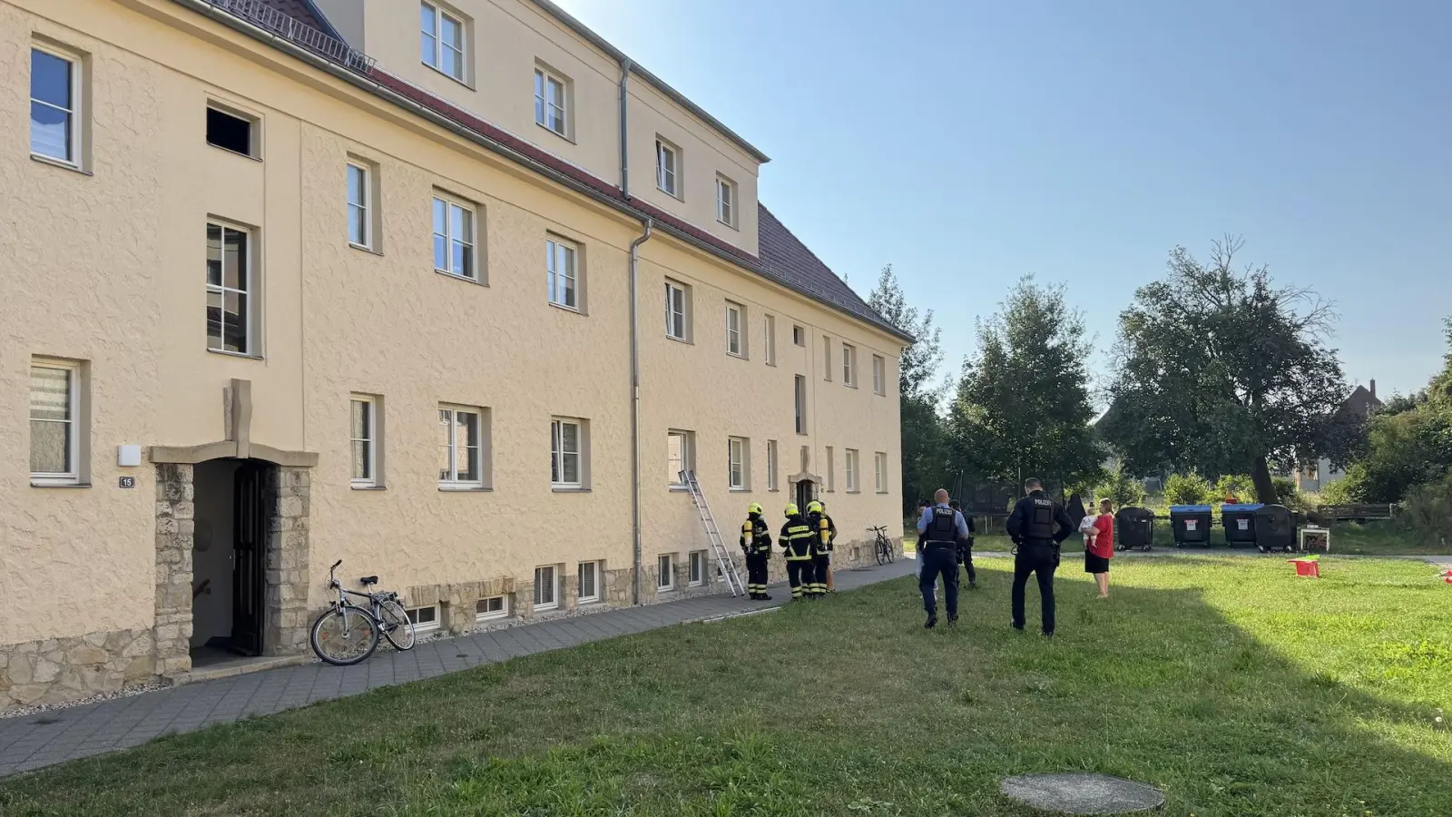 Einsatz am Sonntagmorgen in der Friedrich-Engels-Straße. (Foto: Daniel Große)