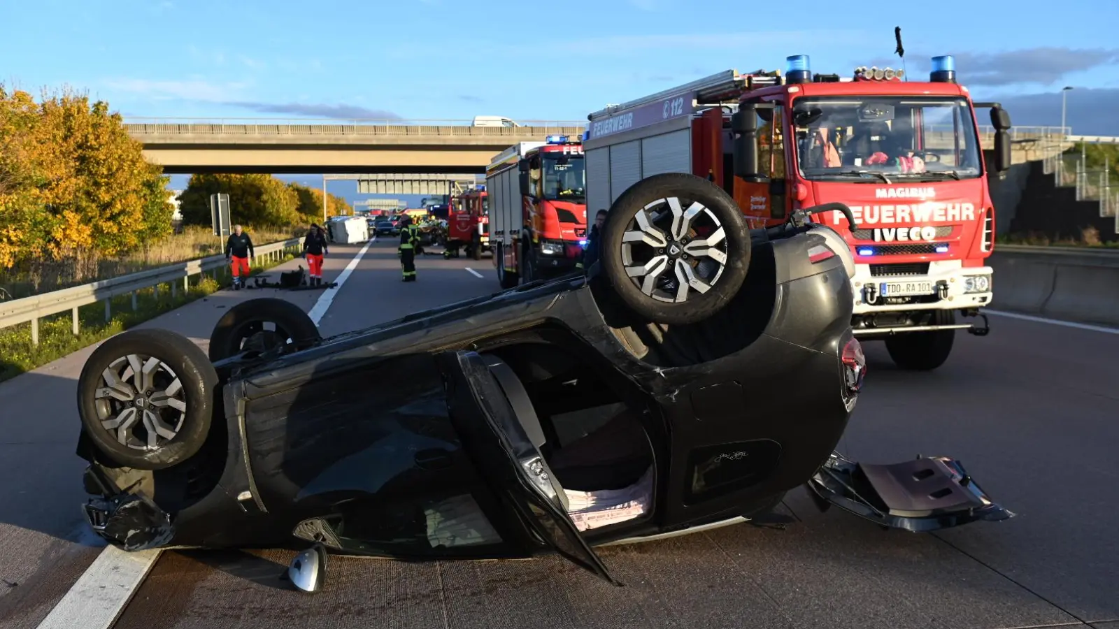 Vier PKW kollidierten am Dienstagnachmittag auf der A14. (Foto: EHL Media/Erik-Holm Langhof)